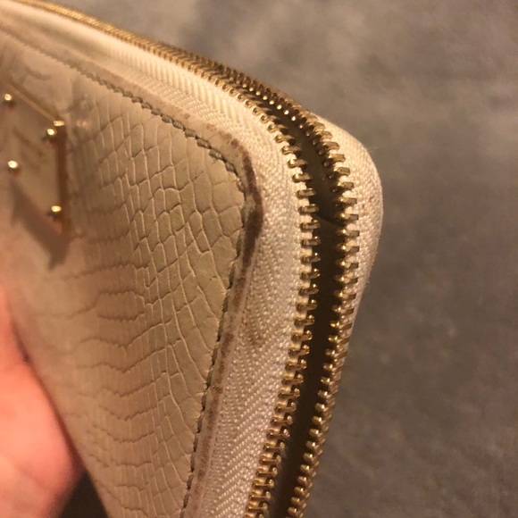 Michael Kors Wallet - Picture 4 of 6